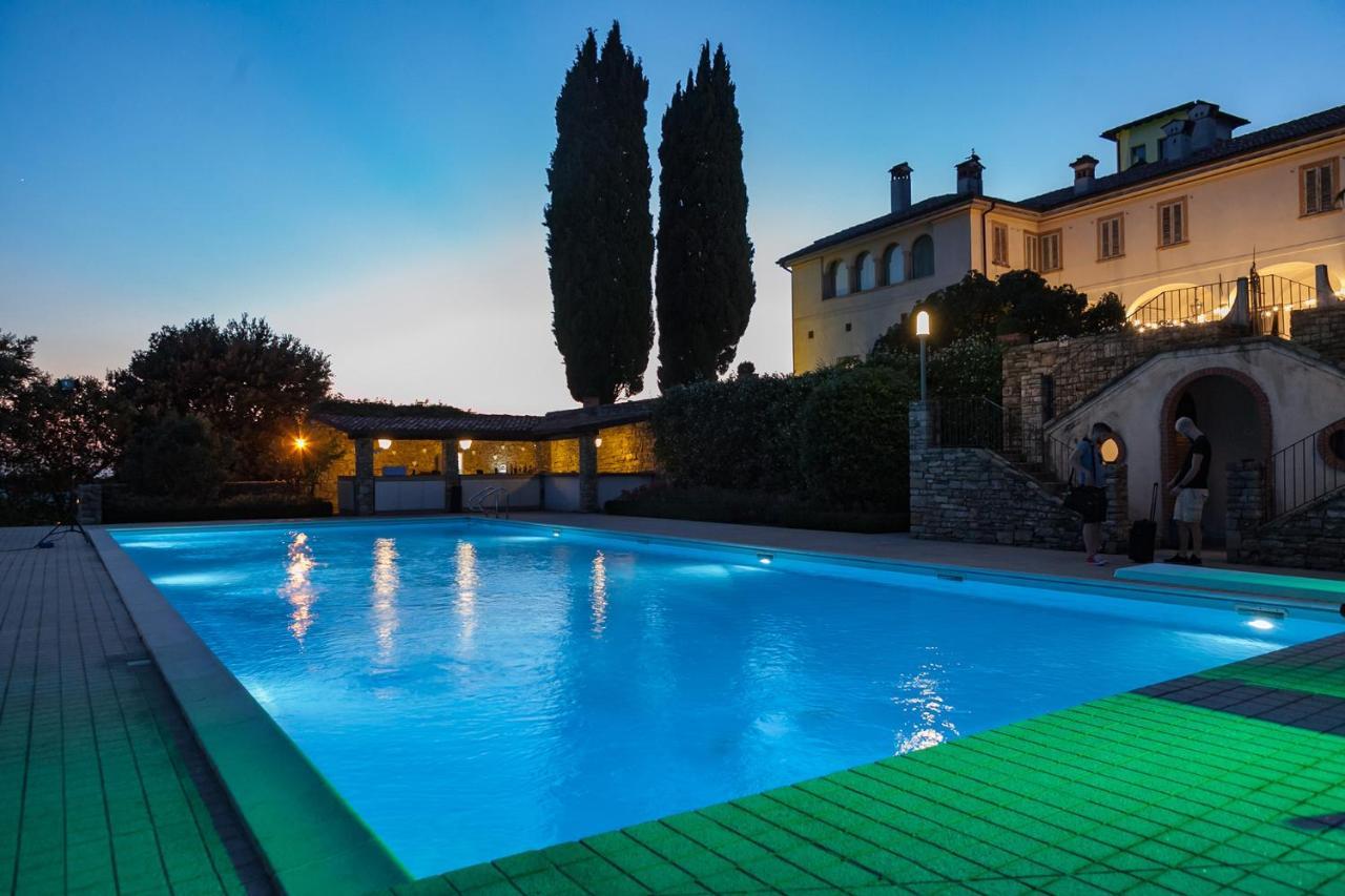 Castello Degli Angeli Ξενοδοχείο Carobbio degli Angeli Εξωτερικό φωτογραφία